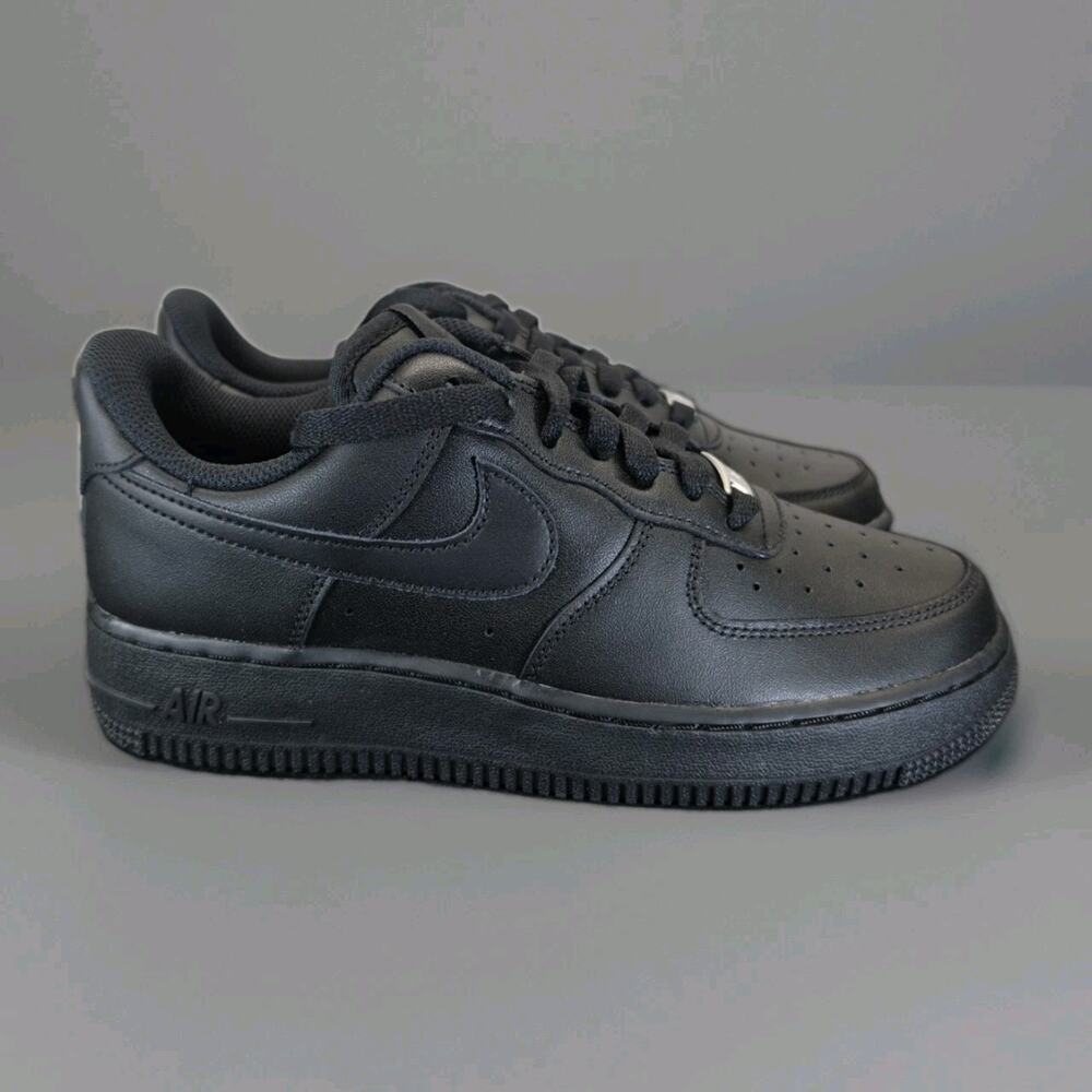 Size 7.5 - Nike Air Force 1 '07 Triple Black W